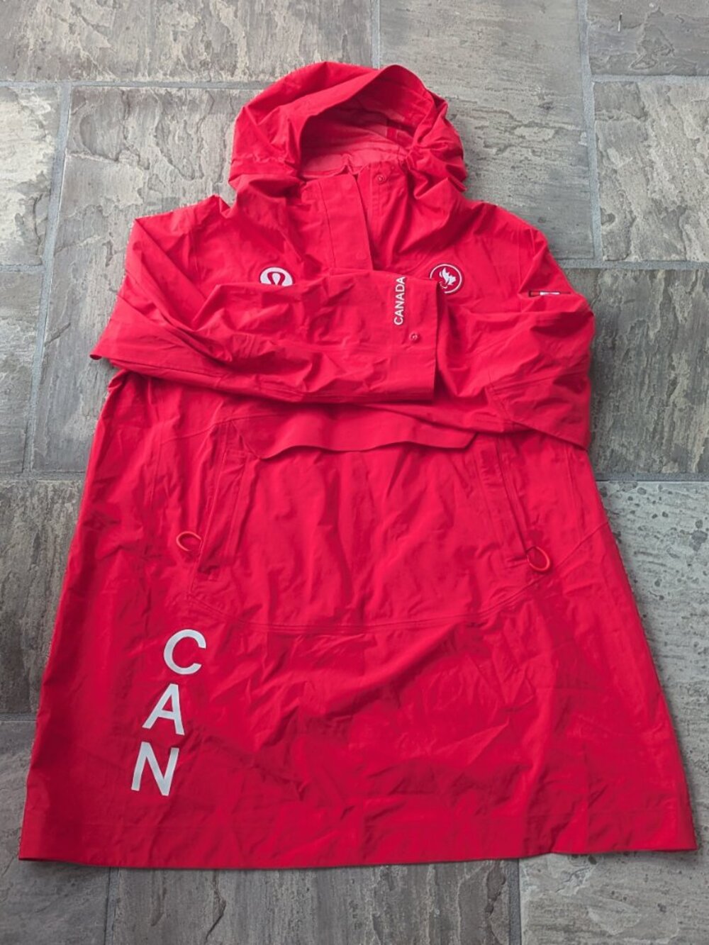 Lululemon Team Canada Women's Rain Poncho - Picture 3 of 6